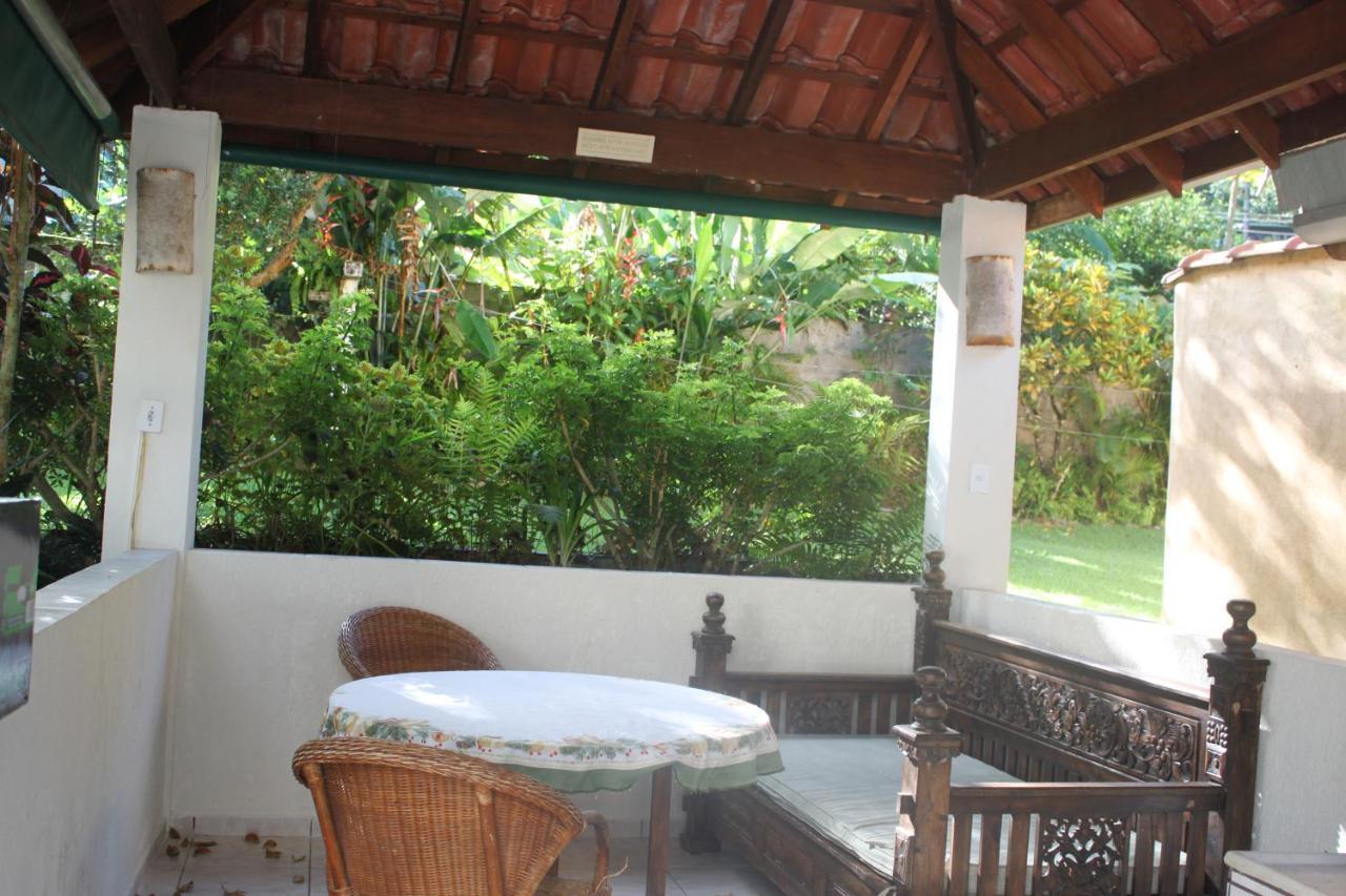 Casa com piscina aquecida e com grande área verde. Ubatuba Exterior foto
